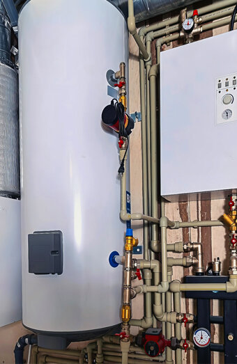 https://claremonthotwater.com.au/uploads/2025/06/hot-water-installs-34383.jpg