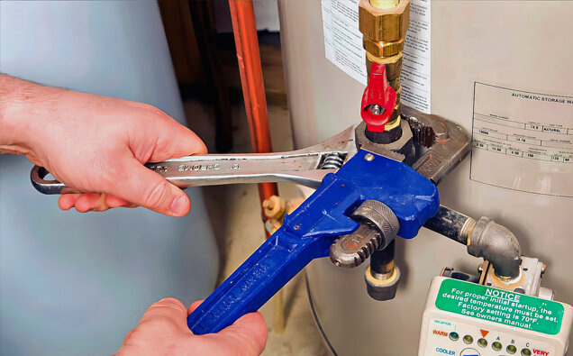 https://claremonthotwater.com.au/uploads/2025/06/hot-water-servicing-75260.jpg