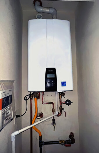 https://claremonthotwater.com.au/uploads/2025/06/thermostatic-water-systems-37047.jpg